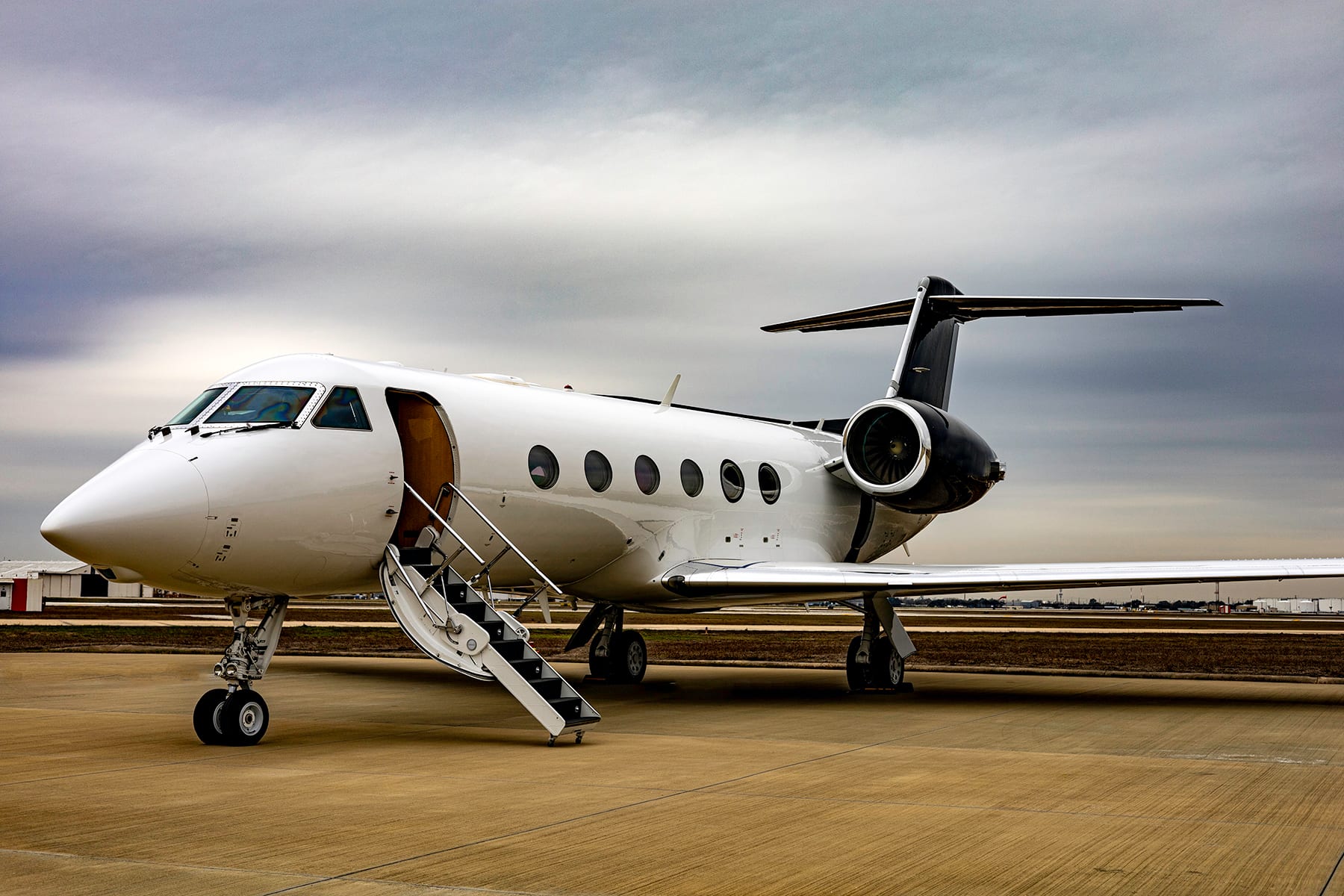 Gulfstream G400 private jet exterior